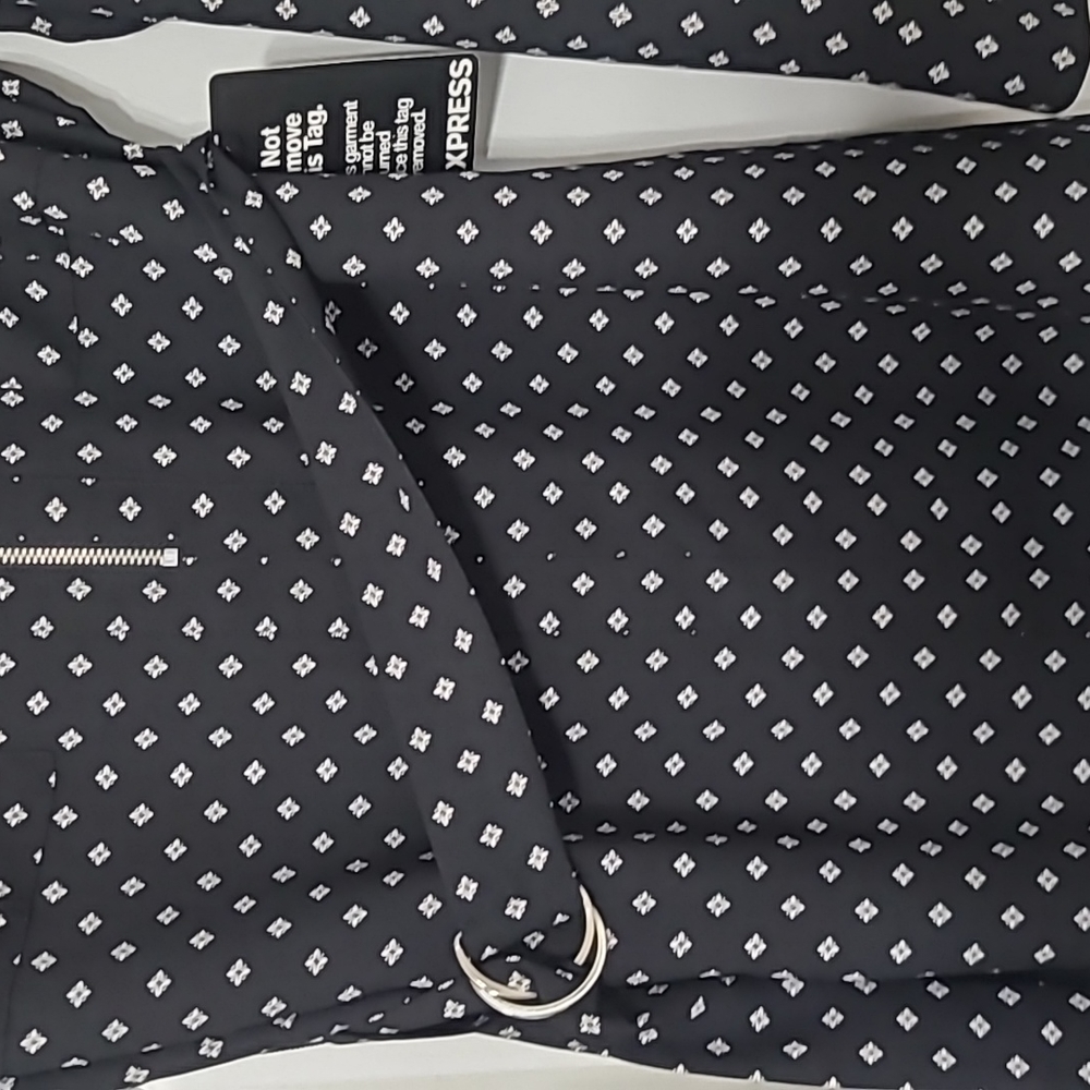Express dress - Picture 3 of 4